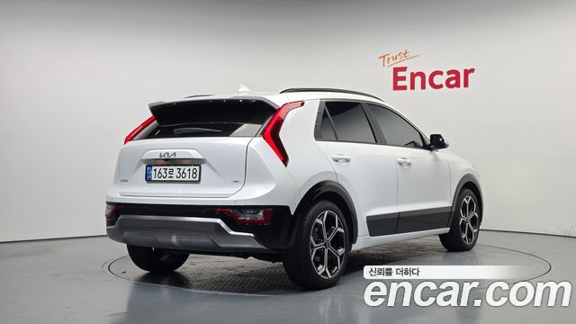 Kia Niro Signature — пробег 29 283 км — фото 2 из 5