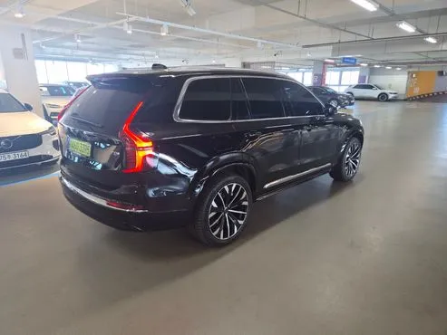 Volvo XC90 T8 Ultra Bright Hybrid — пробег 28 924 км — фото 5 из 5