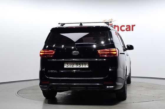 Kia Carnival 9-Seater Luxury — пробег 190 152 км — фото 4 из 5
