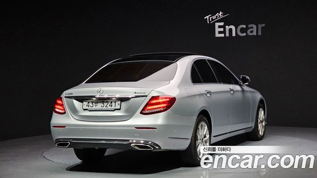 Mercedes-Benz E-Class E300 4MATIC Exclusive — пробег 57 563 км — фото 2 из 5