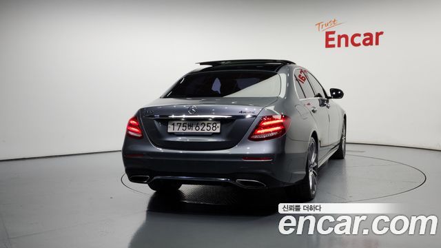Mercedes-Benz E-Class E350 4MATIC AMG Line — пробег 94 162 км — фото 4 из 5