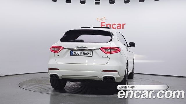 Maserati Levante из Кореи Encar