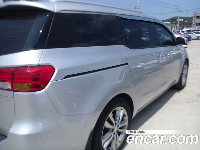 Kia Carnival 9-seater Prestige — пробег 210 137 км — фото 5 из 5