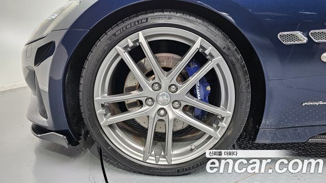 Maserati GranTurismo из Кореи Encar