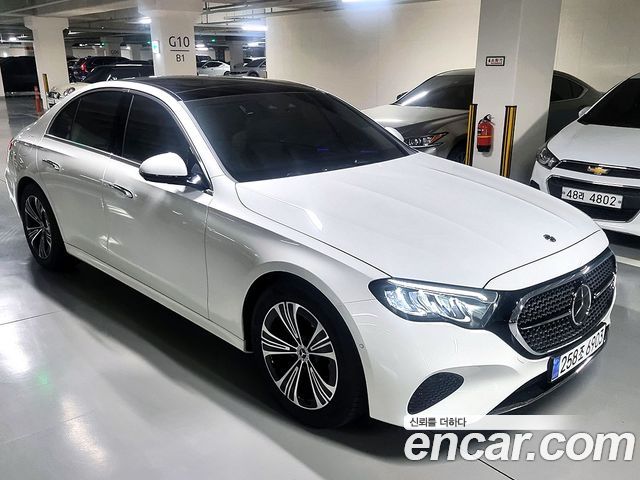 Mercedes-Benz E-Class E200 Avantgarde — пробег 1 200 км — фото 3 из 5