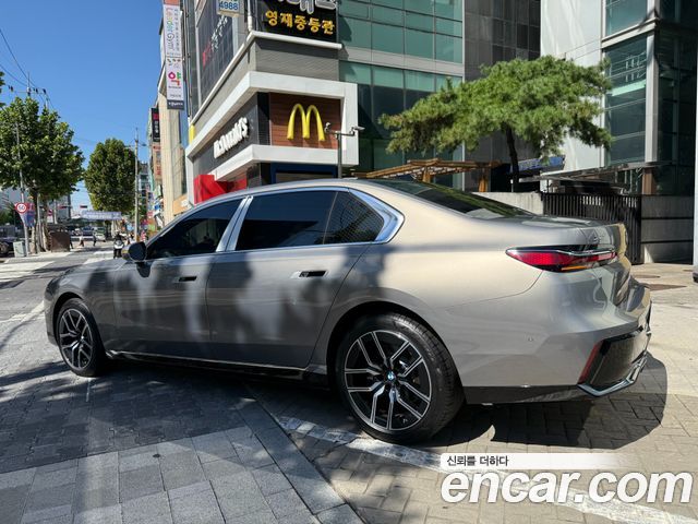 BMW 7-Series 740i xDrive M Sport — пробег 550 км — фото 4 из 5