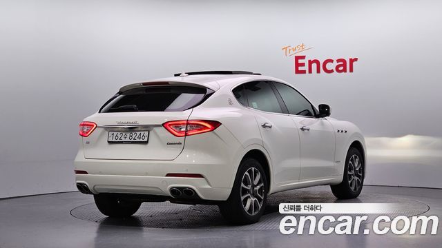 Maserati Levante из Кореи Encar