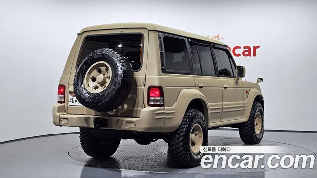 Hyundai Galloper Long-Body V6 Gold Gold — пробег 151 608 км — фото 2 из 5