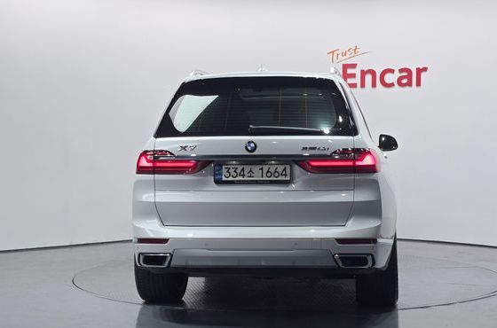 BMW X7 xDrive 40i Design Pure Excellence 6-Seater — пробег 18 101 км — фото 4 из 5