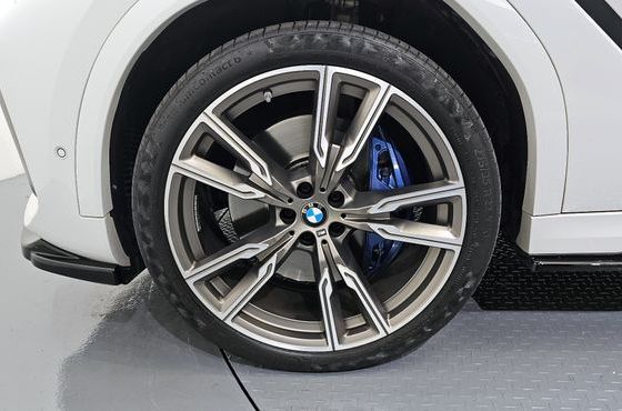 BMW X6 M50i — пробег 72 986 км — фото 5 из 5
