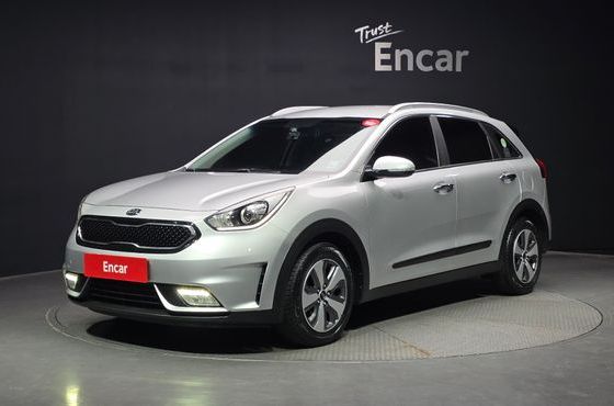 Kia Niro Prestige — пробег 78 321 км — фото 1 из 5