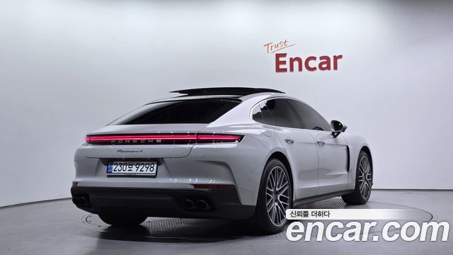 Porsche Panamera 2.9 AWD E-Hybrid — пробег 12 542 км — фото 2 из 5