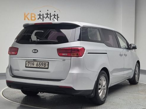 Kia Carnival 11-Seater Deluxe — пробег 168 427 км — фото 3 из 5