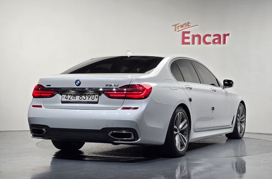 BMW 7-Series 730d xDrive M Sport — пробег 186 614 км — фото 2 из 5