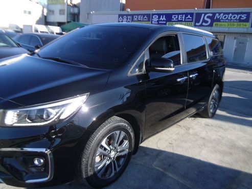 Kia Carnival 9-Seater Luxury — пробег 212 700 км — фото 2 из 5