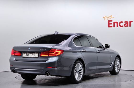 BMW 5-Series 520d Luxury Special Edition — пробег 94 032 км — фото 2 из 5