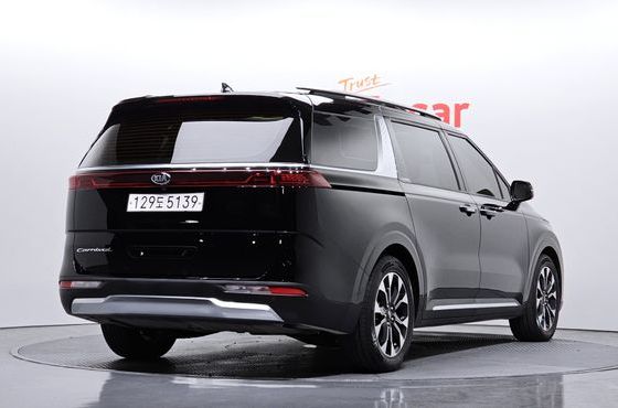 Kia Carnival 9-Seater Signature — пробег 148 518 км — фото 2 из 5