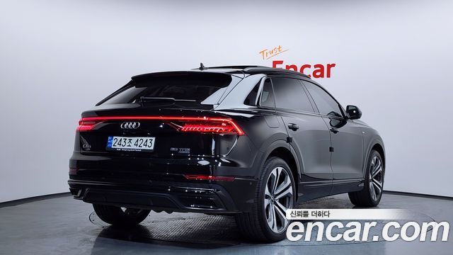 Audi Q8 55 TFSI Quattro Premium — пробег 58 186 км — фото 2 из 5