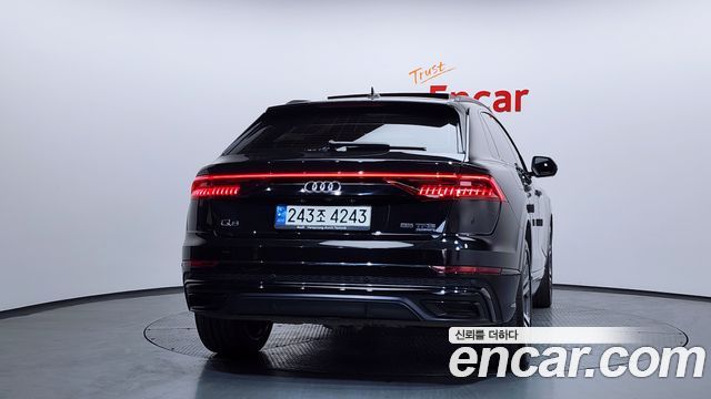 Audi Q8 55 TFSI Quattro Premium — пробег 58 186 км — фото 4 из 5