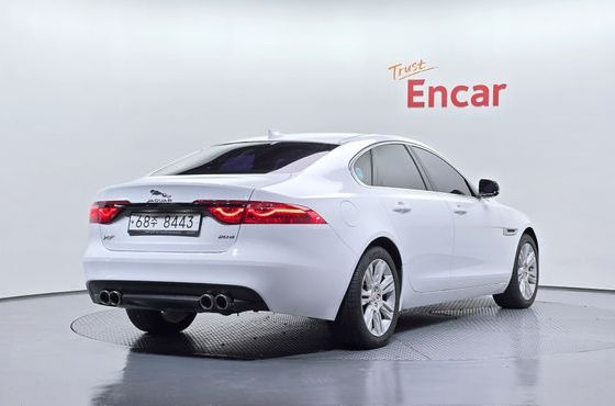 Jaguar XF 20d Portfolio — пробег 106 848 км — фото 2 из 5