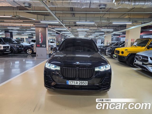 BMW X7 xDrive 40i Design Pure Excellence 7-Seater — пробег 77 000 км — фото 1 из 5