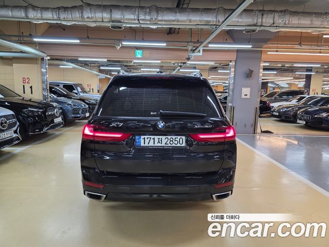 BMW X7 xDrive 40i Design Pure Excellence 7-Seater — пробег 77 000 км — фото 5 из 5