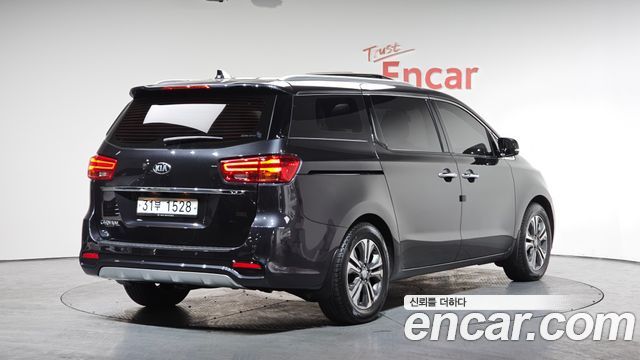 Kia Carnival из Кореи Encar