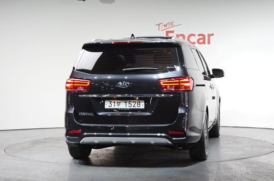 Kia Carnival 9-Seater Luxury — пробег 86 540 км — фото 4 из 5