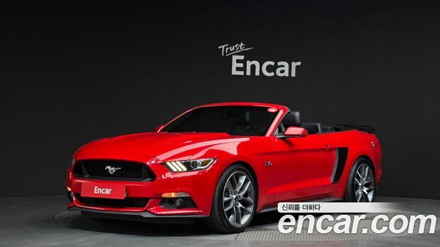 Ford Mustang GT Convertible — пробег 102 153 км — фото 1 из 5