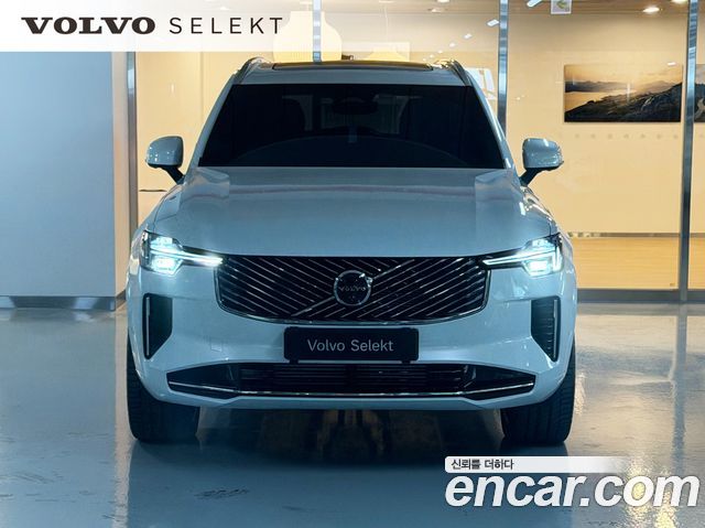 Volvo XC90 T8 Ultra Bright Hybrid — пробег 5 616 км — фото 3 из 5