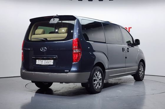 Hyundai Starex 4WD 11-Seater Wagon Modern Special — пробег 73 073 км — фото 2 из 5