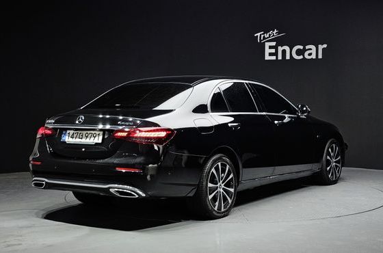 Mercedes-Benz E-Class E300e 4MATIC Exclusive — пробег 85 012 км — фото 2 из 5