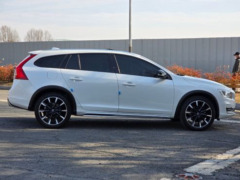 Volvo V60 T5 AWD — пробег 113 000 км — фото 5 из 5