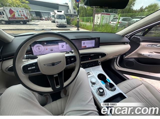 Genesis GV70 2.5T Gasoline AWD — пробег 9 600 км — фото 3 из 3