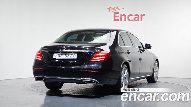 Mercedes-Benz E-Class из Кореи Encar