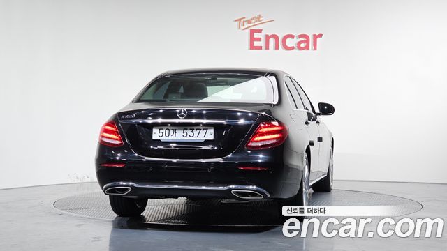 Mercedes-Benz E-Class из Кореи Encar