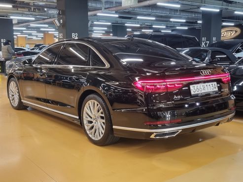 Audi A8 55 TFSI Quattro LWB — пробег 84 000 км — фото 4 из 5