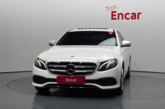 Mercedes-Benz E-Class E200 Avantgarde — пробег 71 374 км — фото 3 из 5