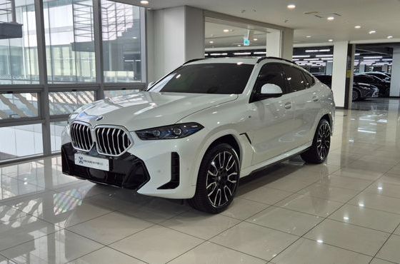 BMW X6 xDrive40i M Sport — пробег 9 700 км — фото 1 из 5