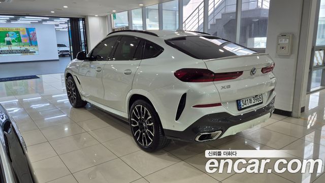 BMW X6 xDrive40i M Sport — пробег 9 700 км — фото 2 из 5
