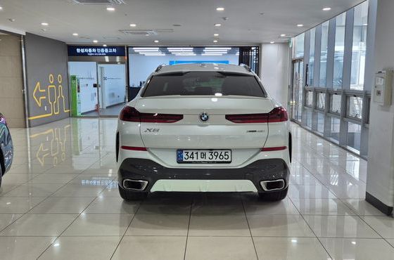 BMW X6 xDrive40i M Sport — пробег 9 700 км — фото 4 из 5
