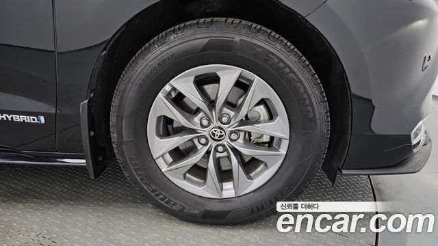 Toyota Sienna 2.5 Hybrid AWD — пробег 115 079 км — фото 5 из 5
