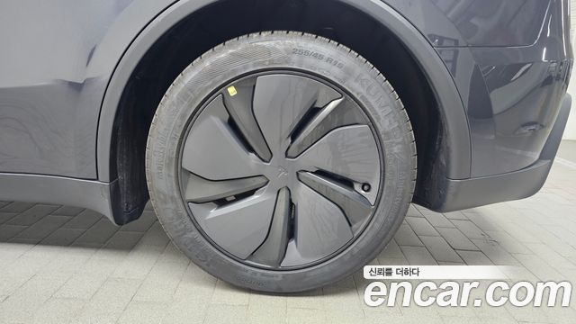 Tesla Model Y Long Range AWD — пробег 5 101 км — фото 5 из 5