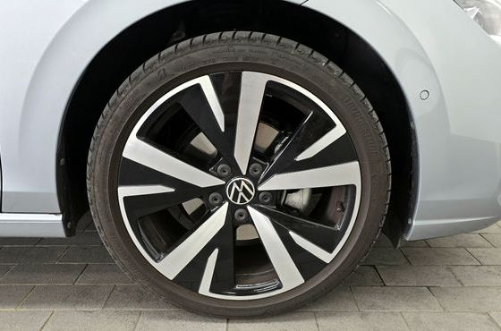 Volkswagen Golf 2.0 TDI Prestige — пробег 15 951 км — фото 5 из 5