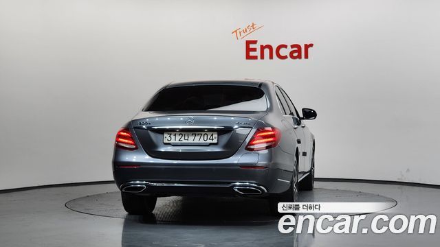 Mercedes-Benz E-Class из Кореи Encar