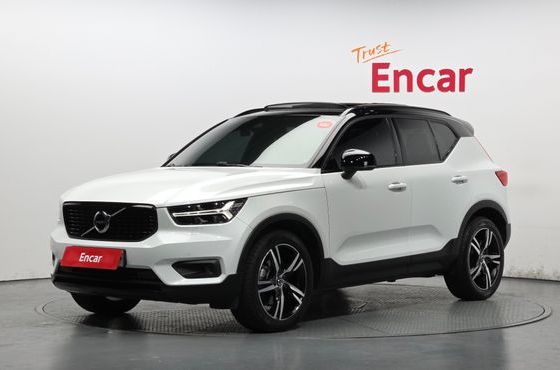 Volvo XC40 T4 R-Design — пробег 128 022 км — фото 1 из 5