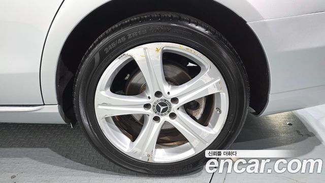 Mercedes-Benz E-Class E220d 4MATIC Avantgarde — пробег 85 530 км — фото 5 из 5