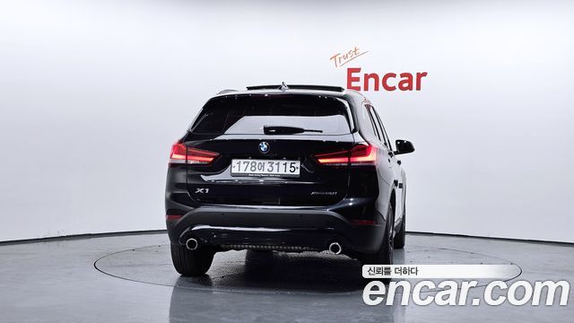 BMW X1 xDrive 20i Advantage — пробег 42 476 км — фото 4 из 5