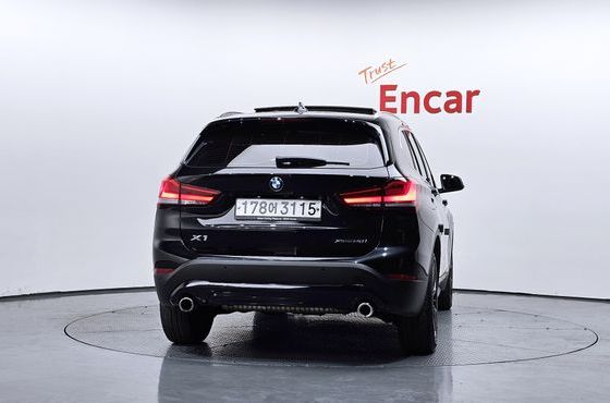 BMW X1 xDrive 20i Advantage — пробег 42 476 км — фото 4 из 5