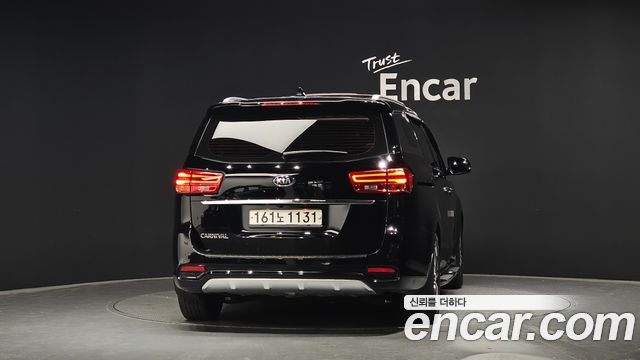 Kia Carnival из Кореи Encar